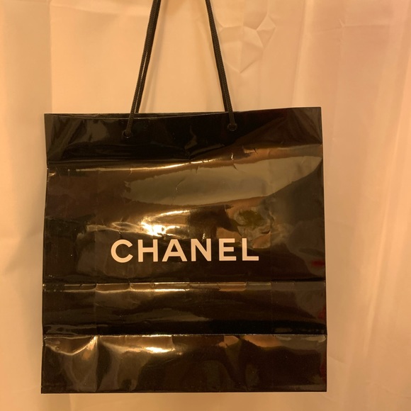 E)  CHANEL large gloss black SHOPPING BAG tote - Picture 5 of 7